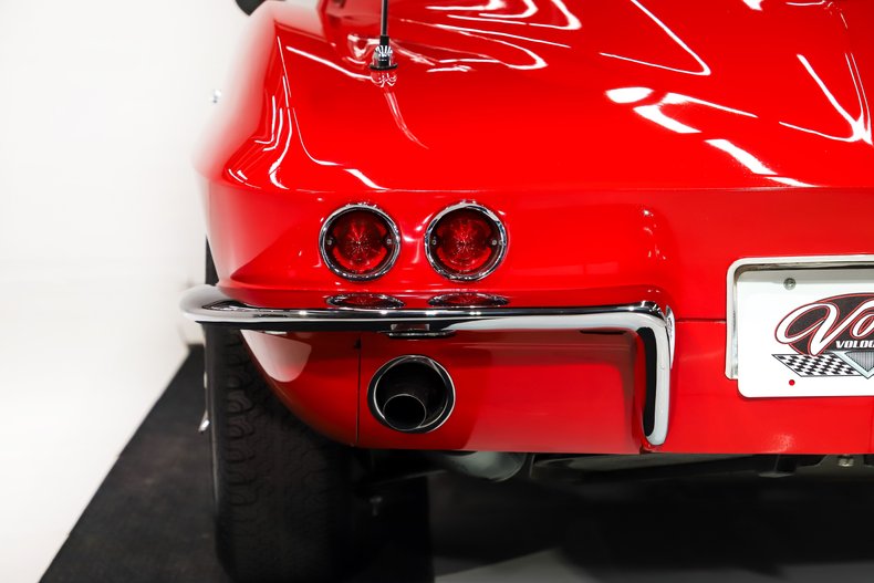 Chevrolet-Corvette-1964-Riverside-Red-Red-38
