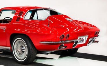 Chevrolet-Corvette-1964-Riverside-Red-Red-5