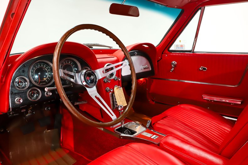 Chevrolet-Corvette-1964-Riverside-Red-Red