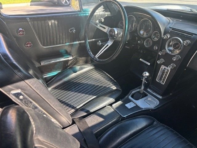 Chevrolet-Corvette-1964-Satin-Silver-black-11