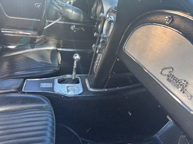 Chevrolet-Corvette-1964-Satin-Silver-black-14