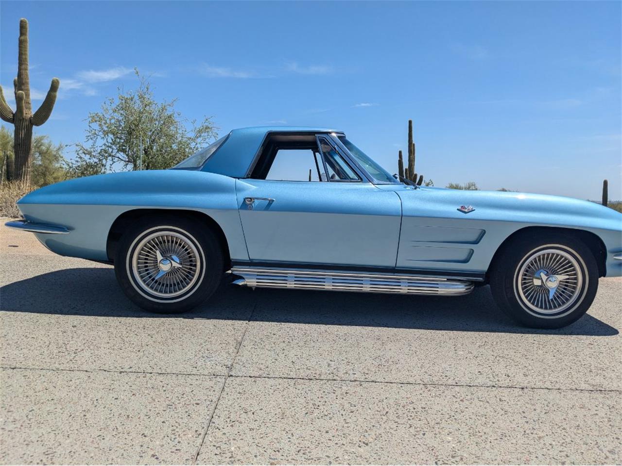 Chevrolet-Corvette-1964-Silver-Blue-Black-2