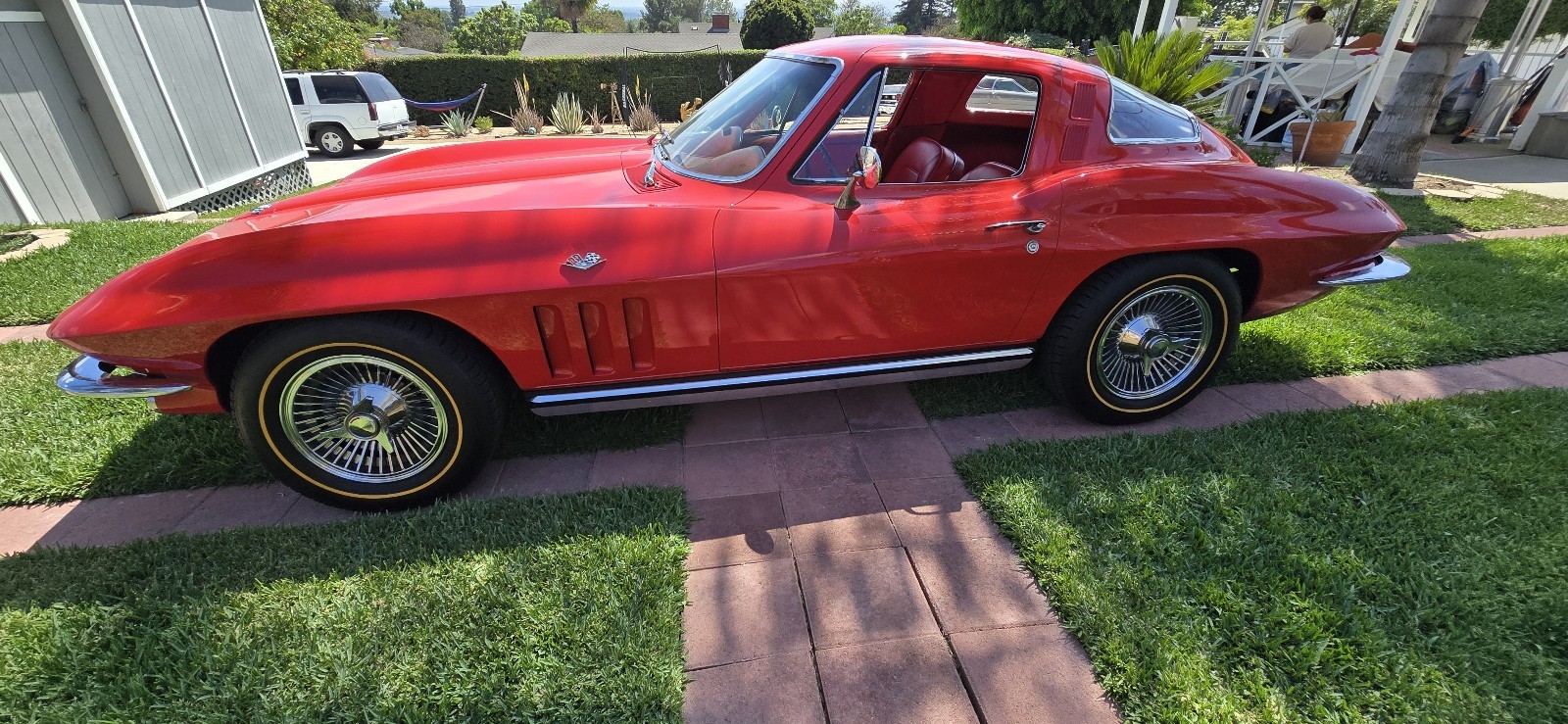 Chevrolet-Corvette-1965-1