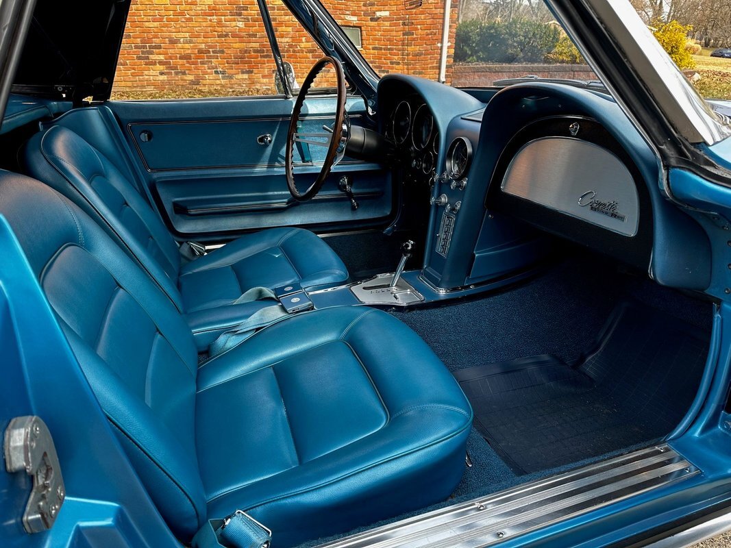 Chevrolet-Corvette-1965-15