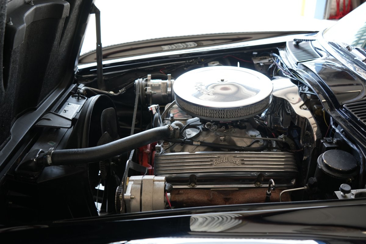 Chevrolet-Corvette-1965-18