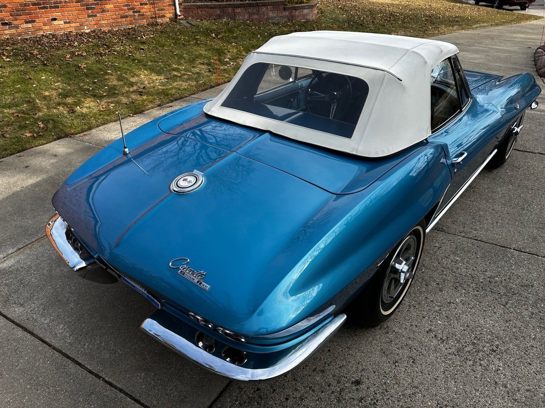 Chevrolet-Corvette-1965-2