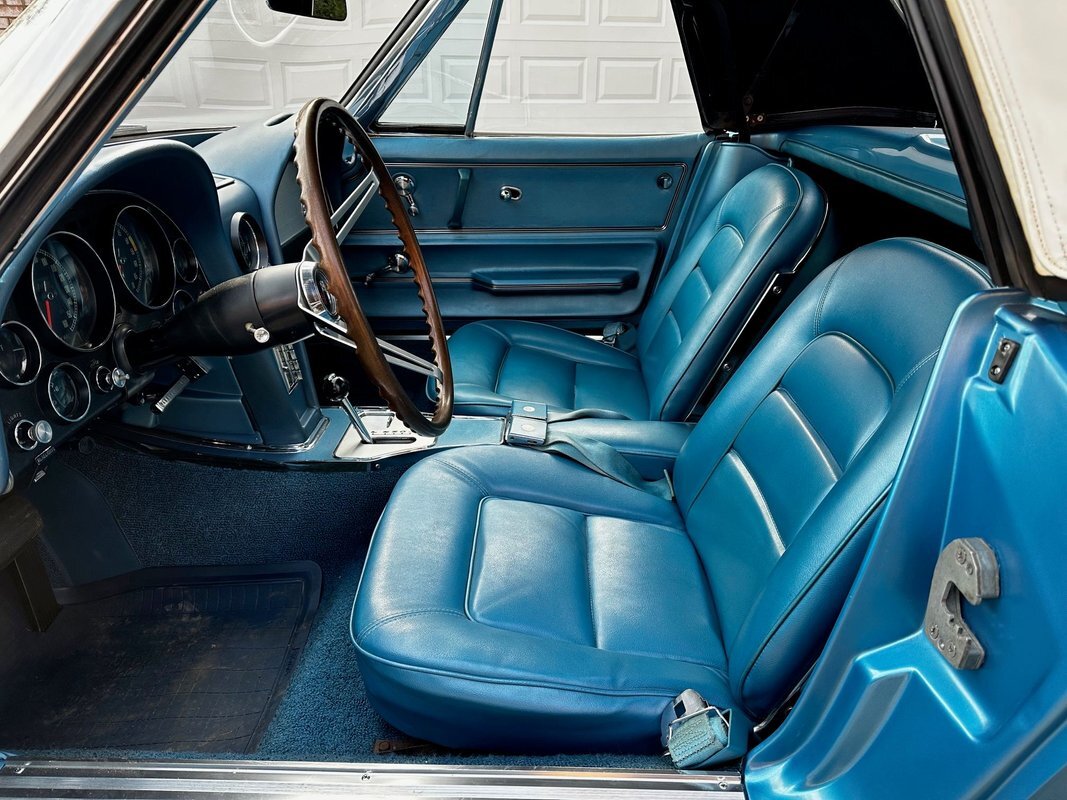 Chevrolet-Corvette-1965-27