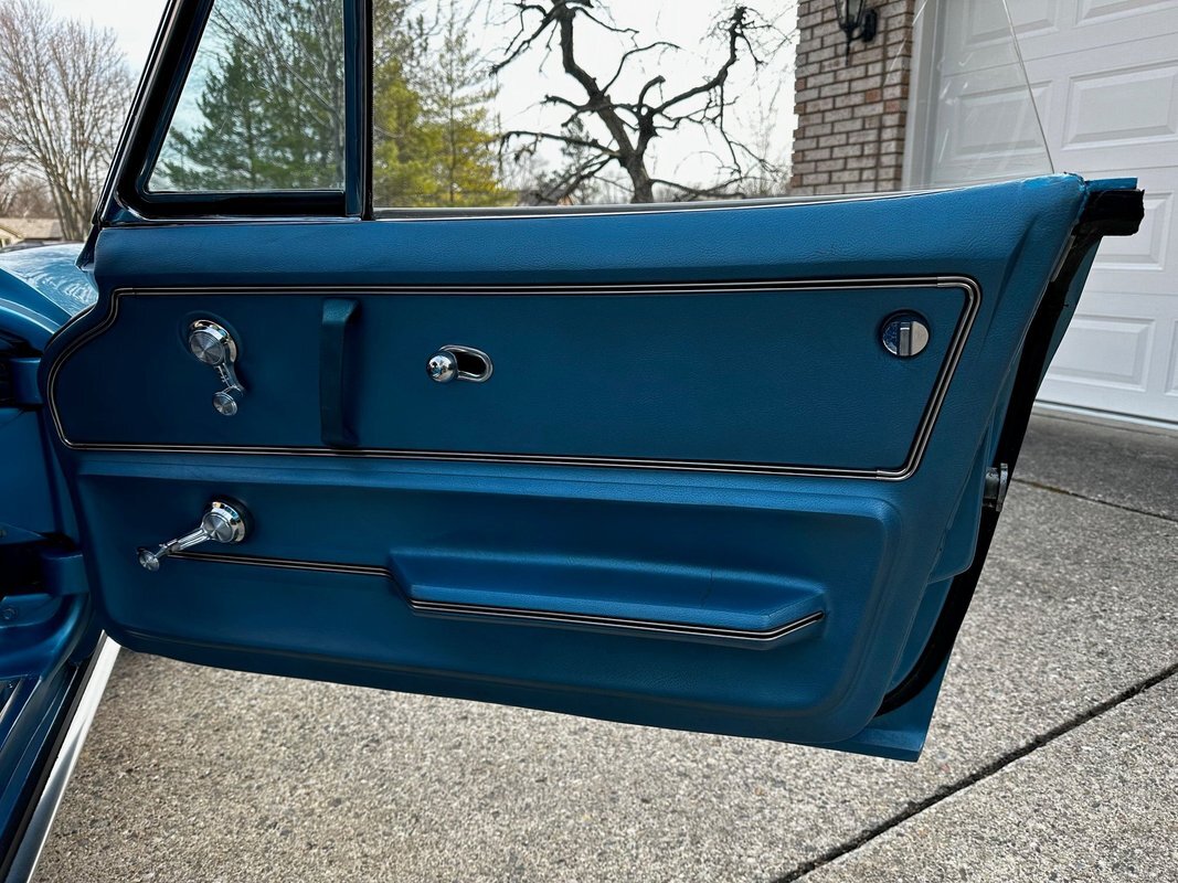 Chevrolet-Corvette-1965-29