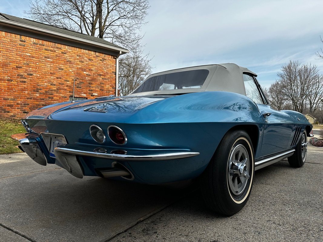 Chevrolet-Corvette-1965-3