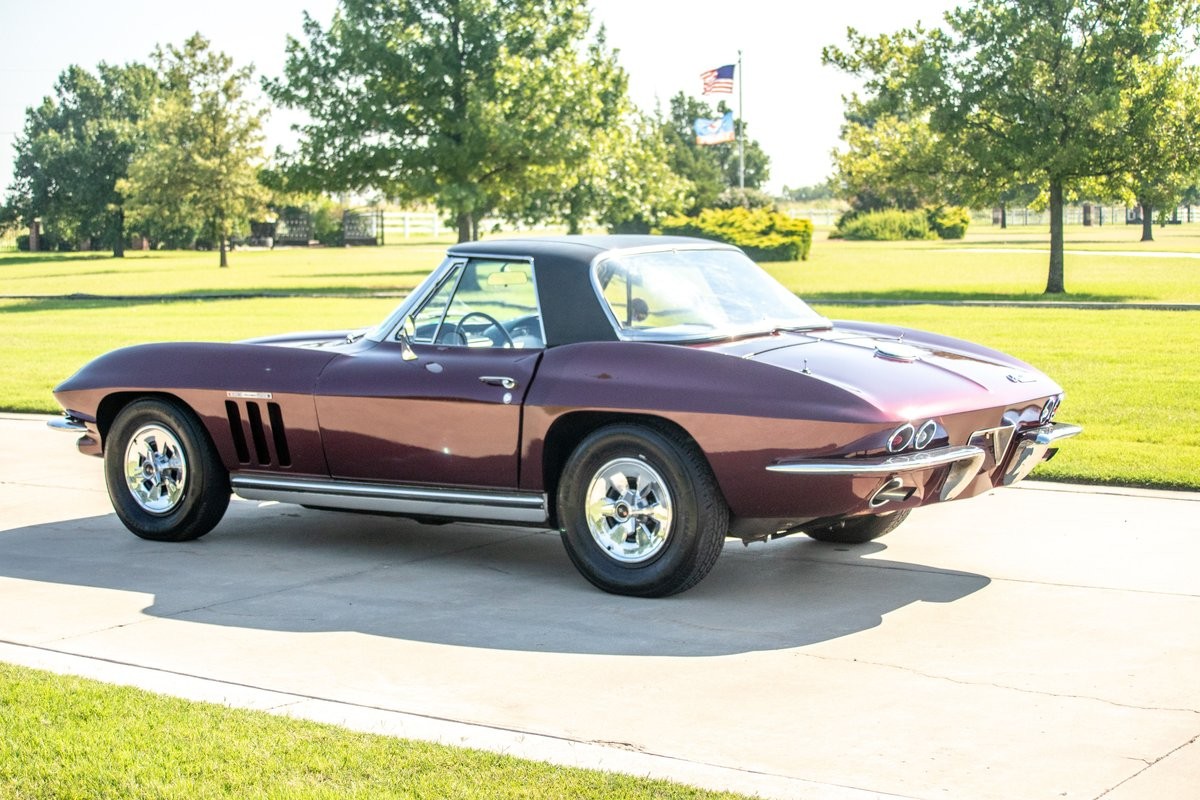 Chevrolet-Corvette-1965-4