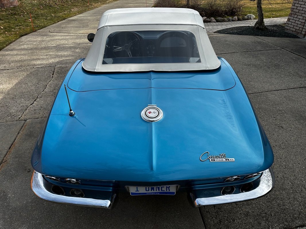 Chevrolet-Corvette-1965-4