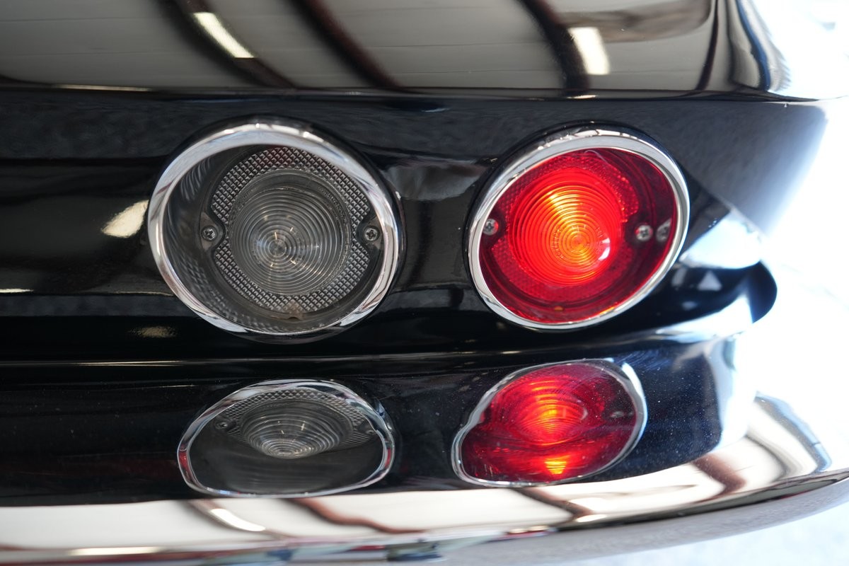 Chevrolet-Corvette-1965-5