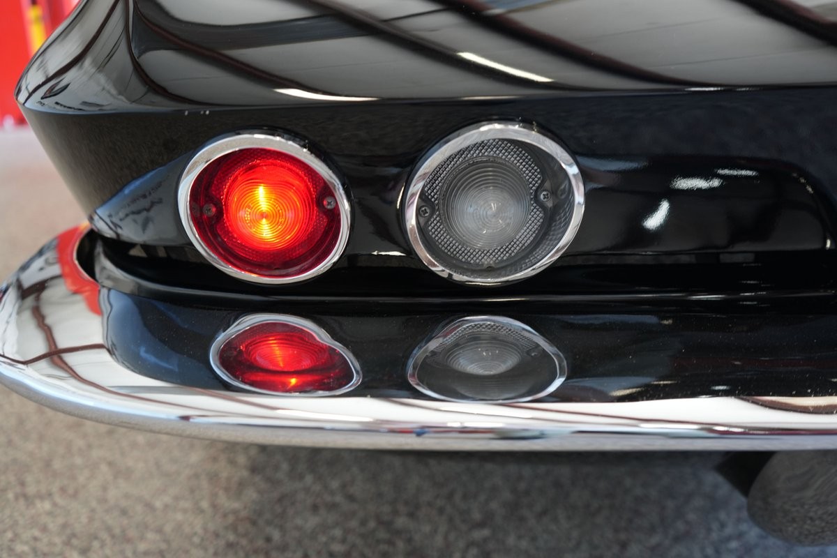 Chevrolet-Corvette-1965-6