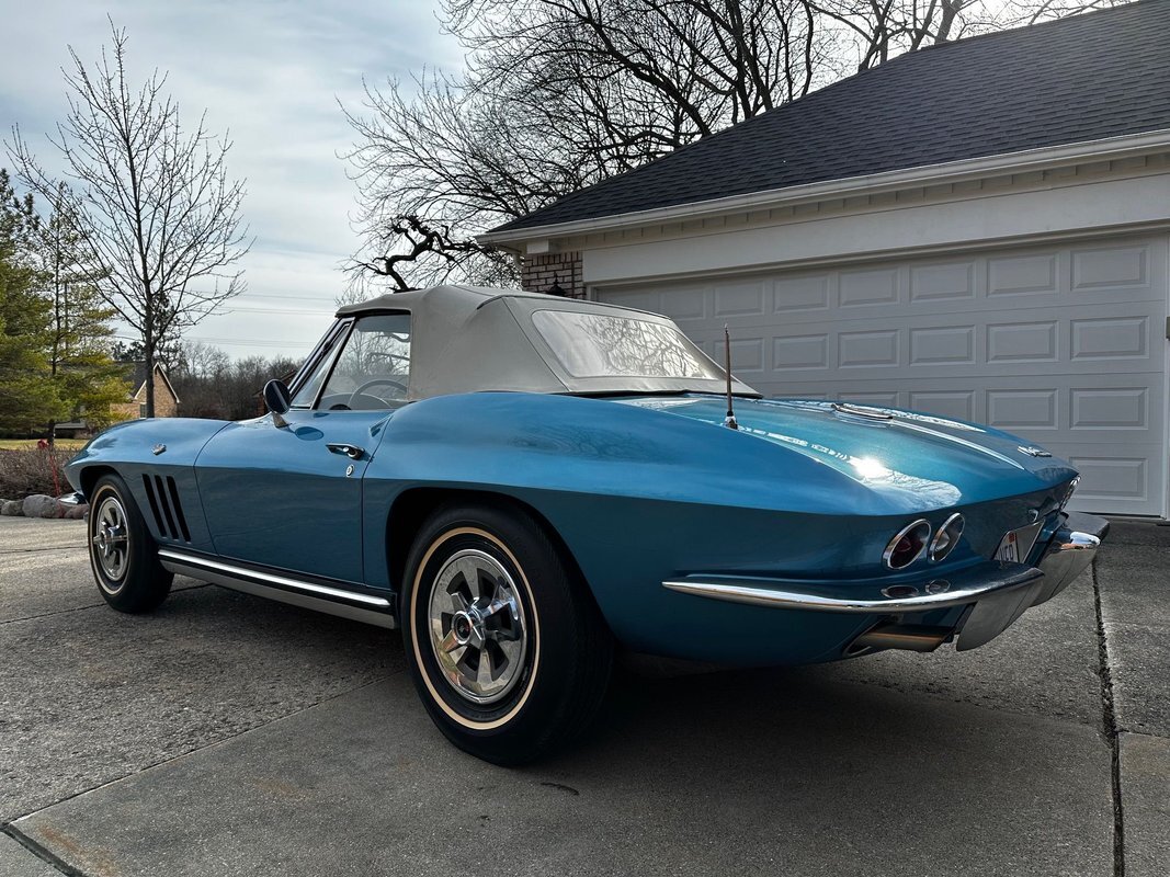 Chevrolet-Corvette-1965-6