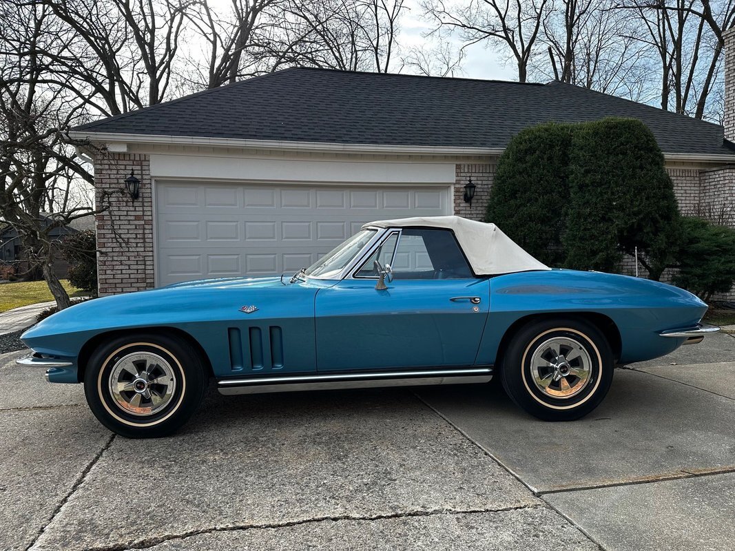 Chevrolet-Corvette-1965-7