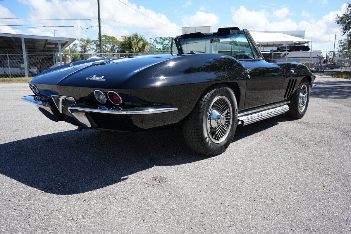Chevrolet-Corvette-1965-8