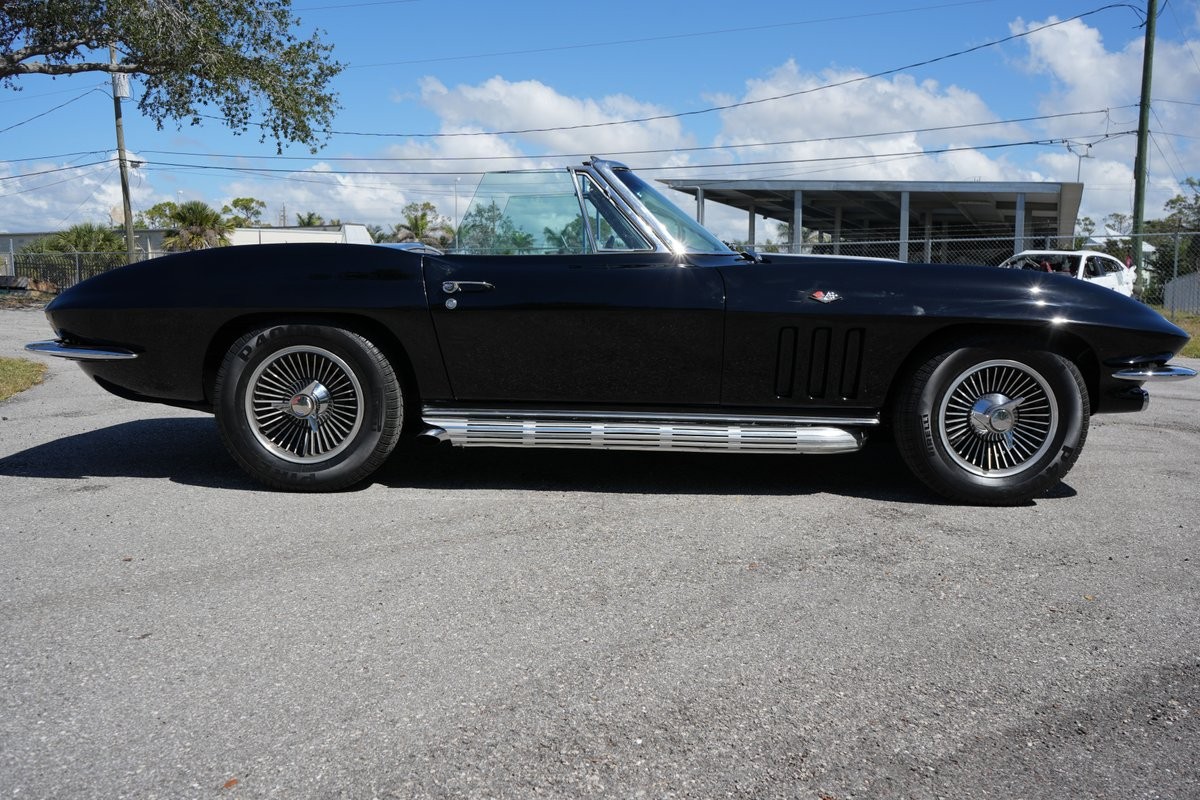 Chevrolet-Corvette-1965-9