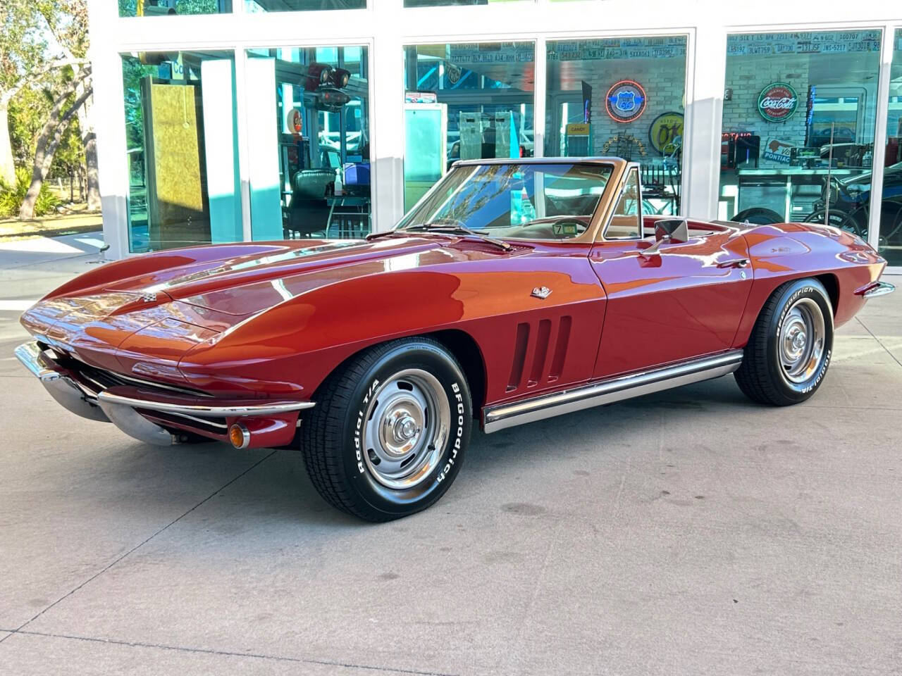 Chevrolet-Corvette-1965-Convertible-10