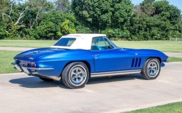 Chevrolet-Corvette-1965-Convertible-17