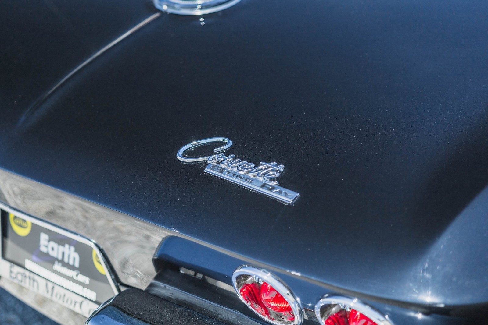 Chevrolet-Corvette-1965-Convertible-17