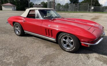 Chevrolet-Corvette-1965-Convertible-2