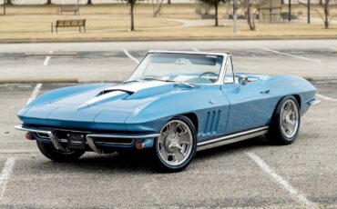 Chevrolet-Corvette-1965-Convertible-2