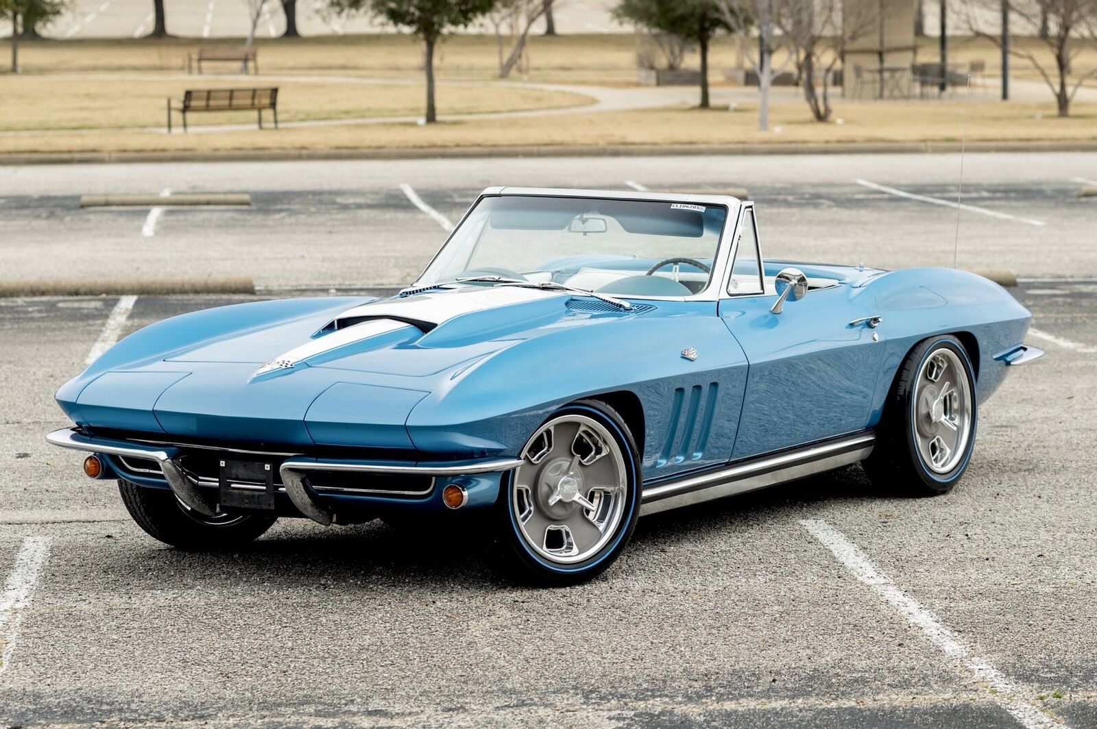 Chevrolet-Corvette-1965-Convertible-2