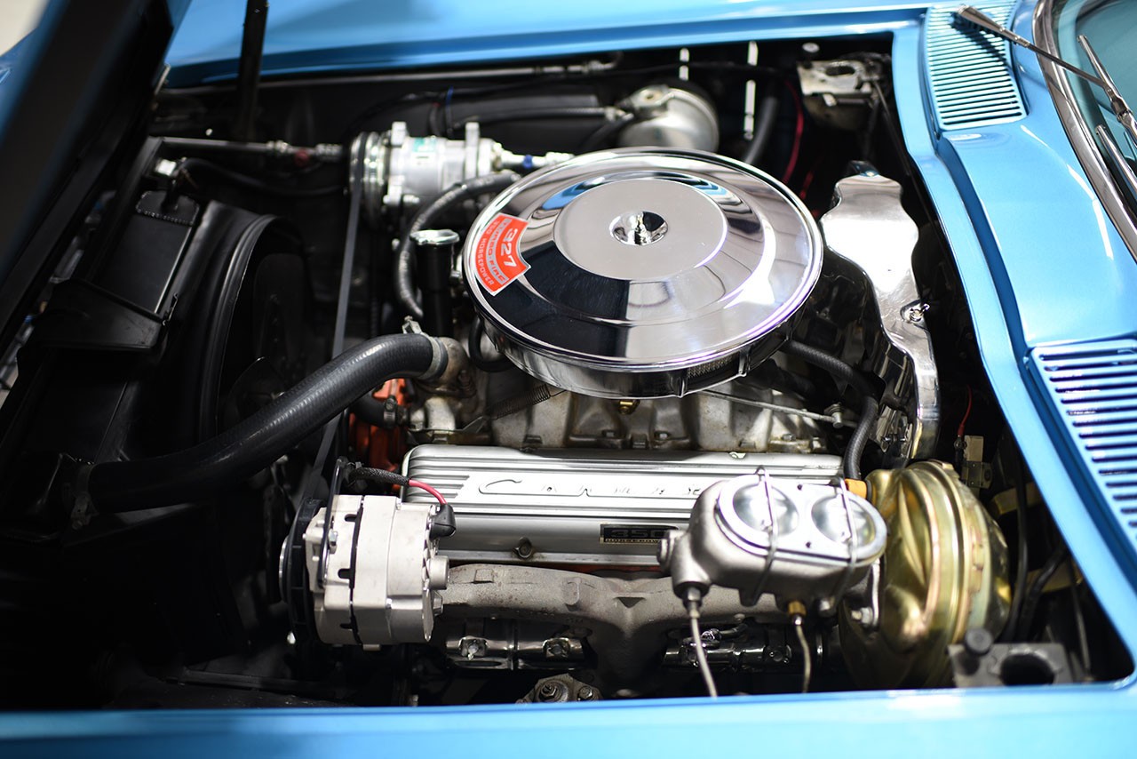 Chevrolet-Corvette-1965-Convertible-21