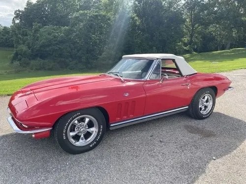 Chevrolet-Corvette-1965-Convertible-21