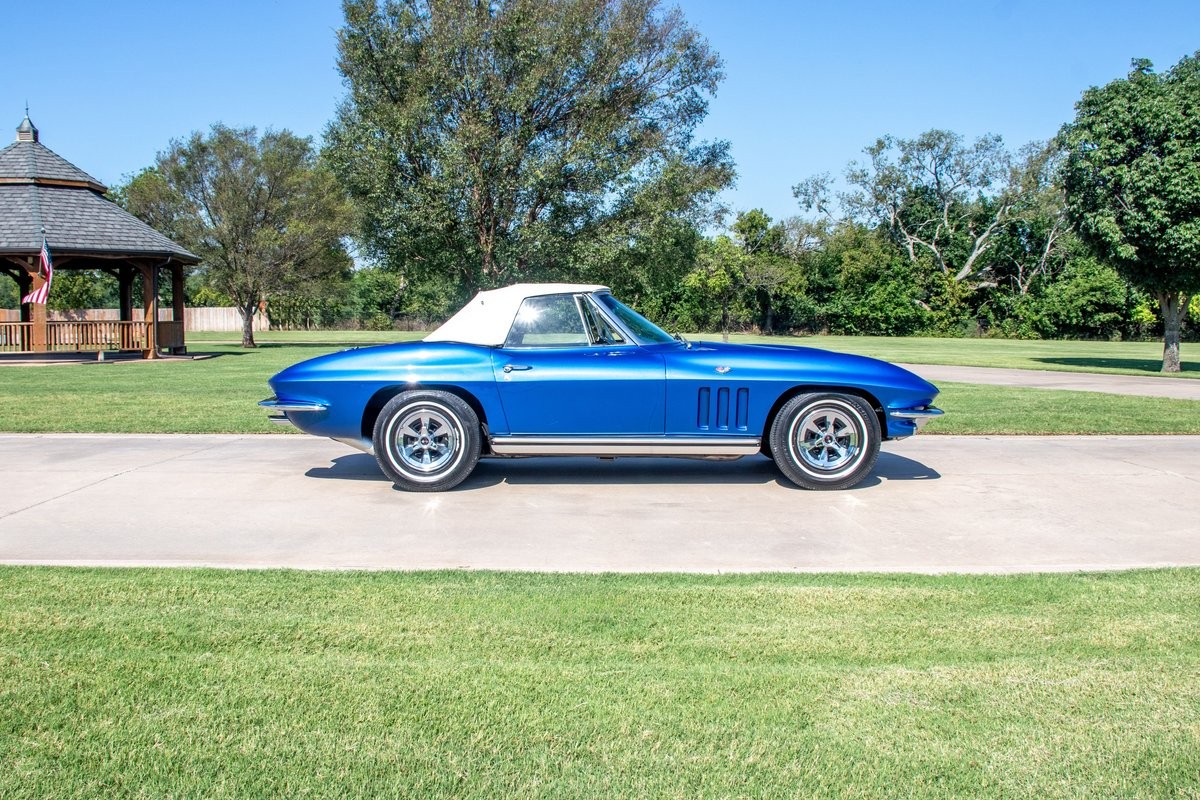 Chevrolet-Corvette-1965-Convertible-22