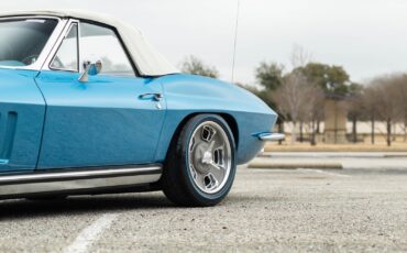 Chevrolet-Corvette-1965-Convertible-23