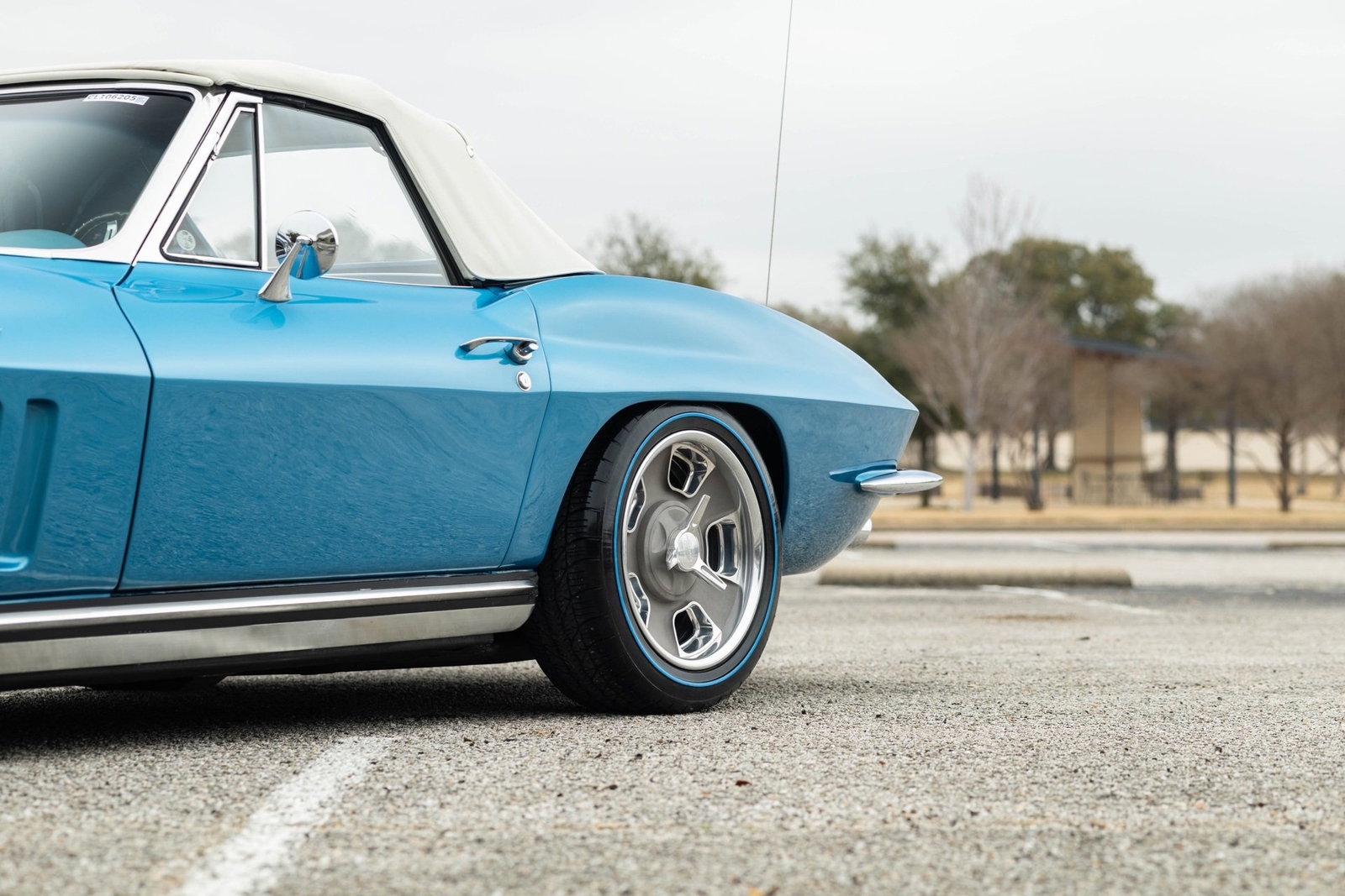 Chevrolet-Corvette-1965-Convertible-23