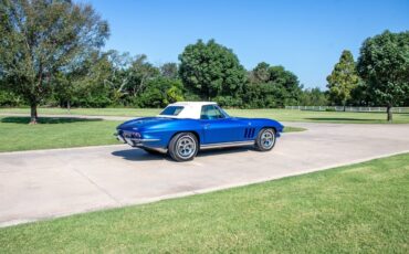 Chevrolet-Corvette-1965-Convertible-23