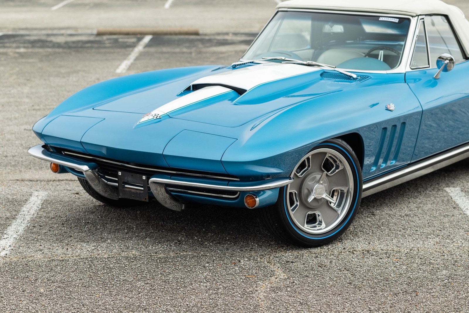 Chevrolet-Corvette-1965-Convertible-24