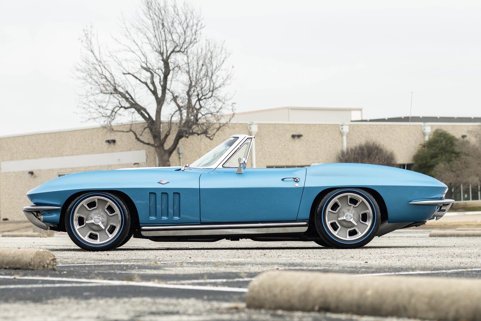 Chevrolet-Corvette-1965-Convertible-27