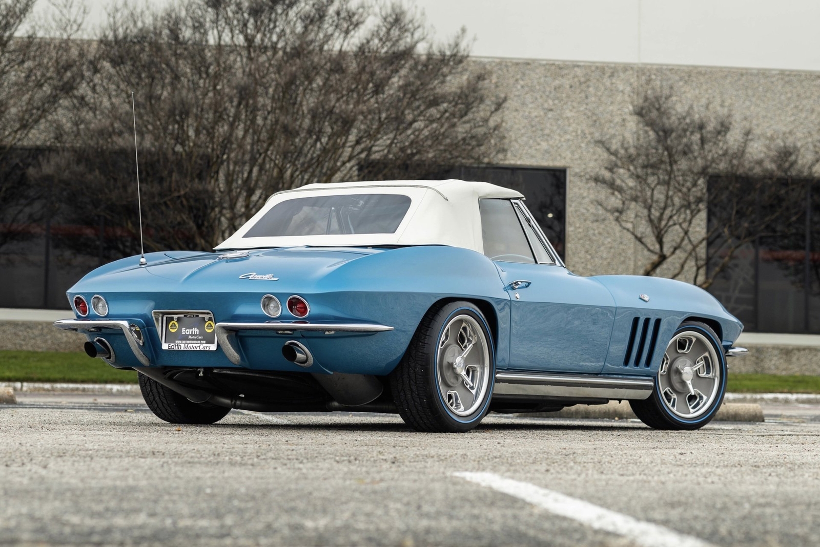Chevrolet-Corvette-1965-Convertible-31