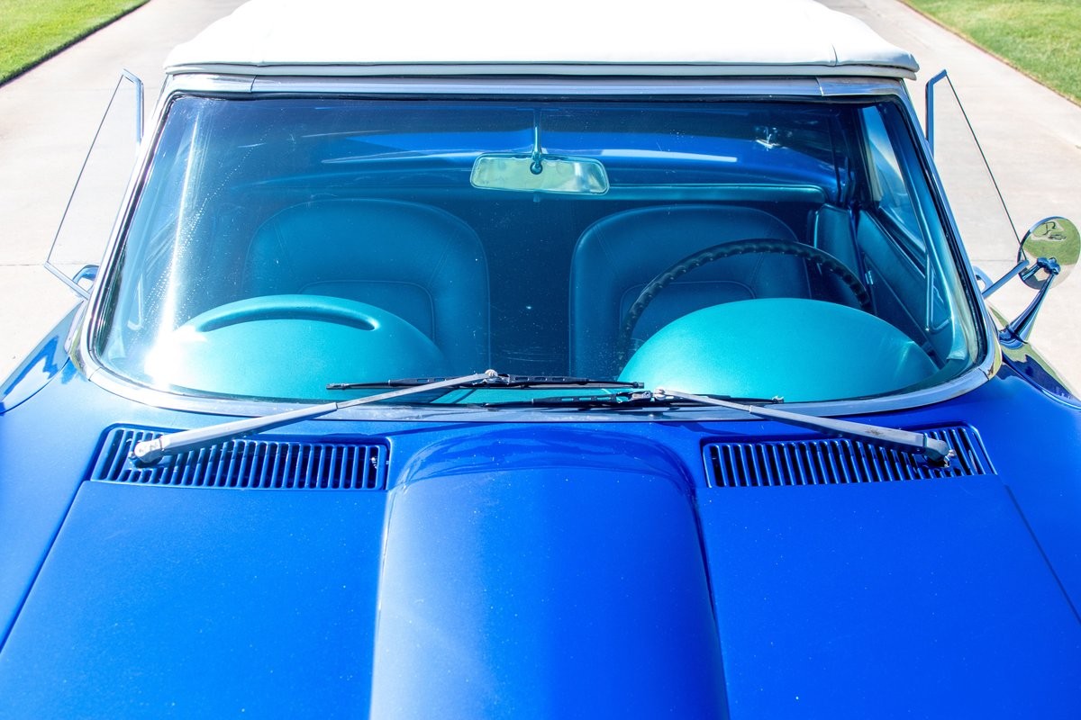 Chevrolet-Corvette-1965-Convertible-31