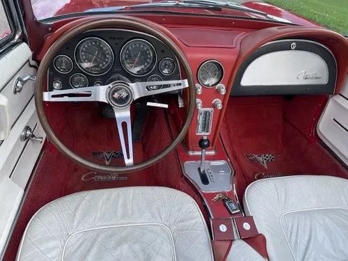 Chevrolet-Corvette-1965-Convertible-31