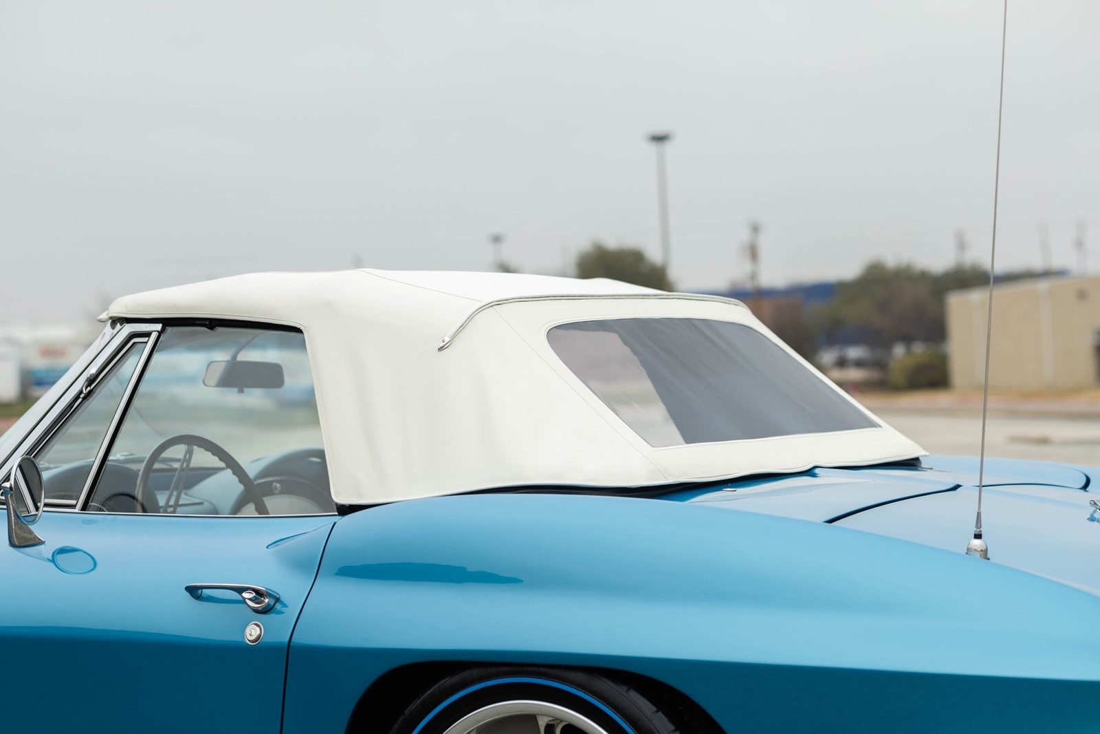 Chevrolet-Corvette-1965-Convertible-35
