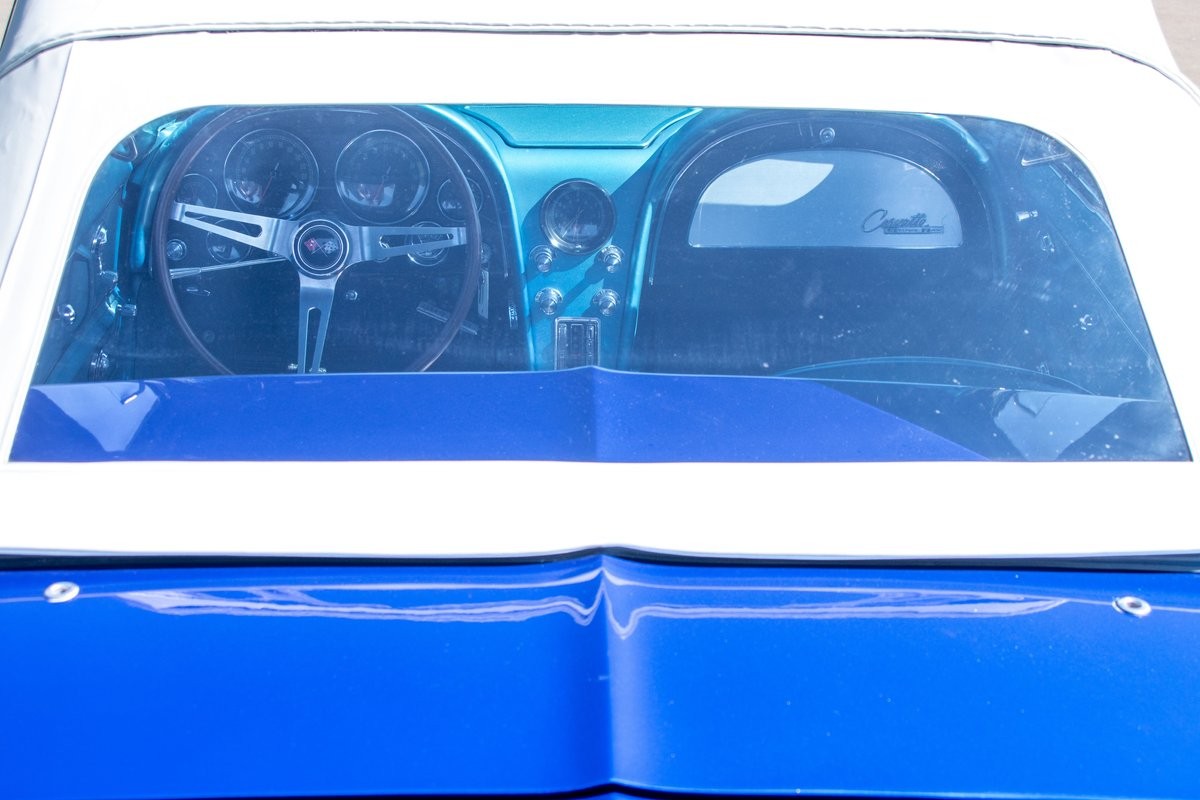Chevrolet-Corvette-1965-Convertible-37