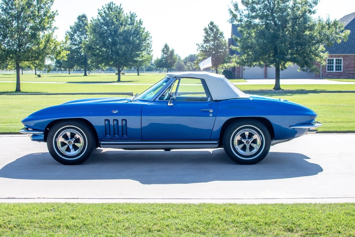 Chevrolet-Corvette-1965-Convertible-5