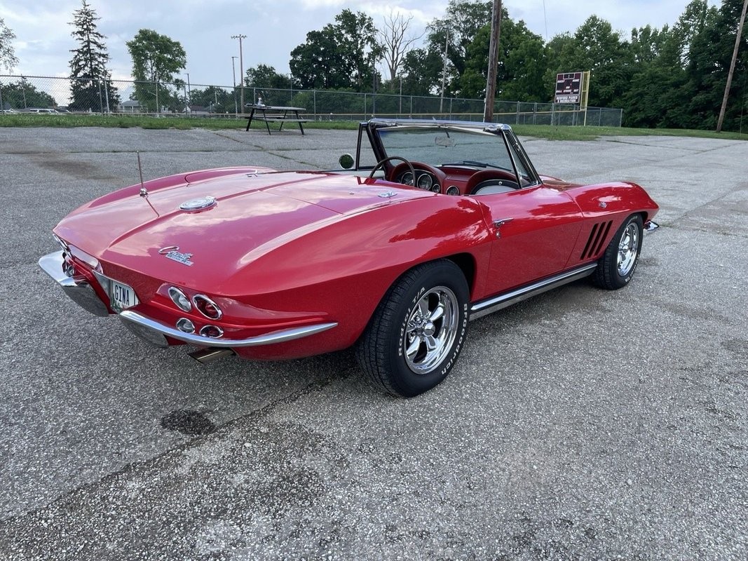 Chevrolet-Corvette-1965-Convertible-5
