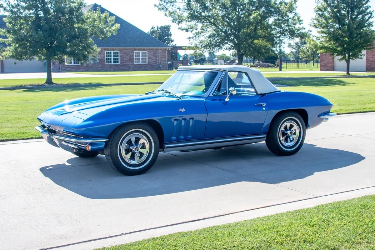 Chevrolet-Corvette-1965-Convertible-6