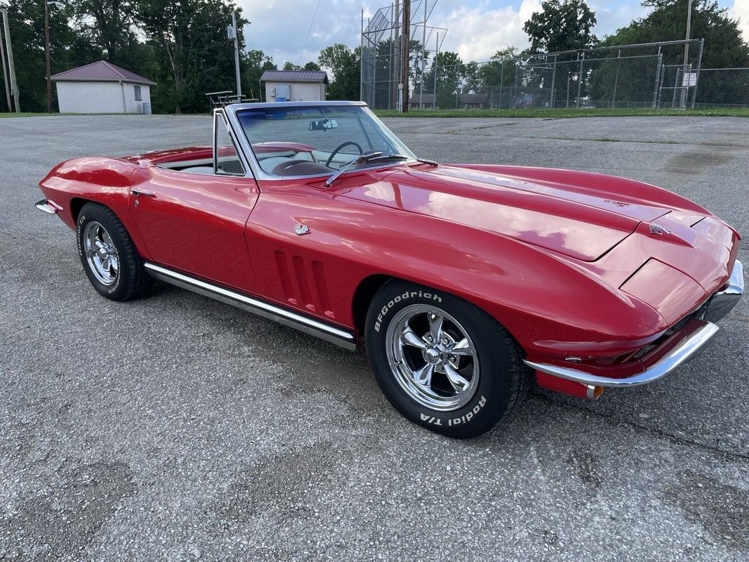 Chevrolet-Corvette-1965-Convertible-7