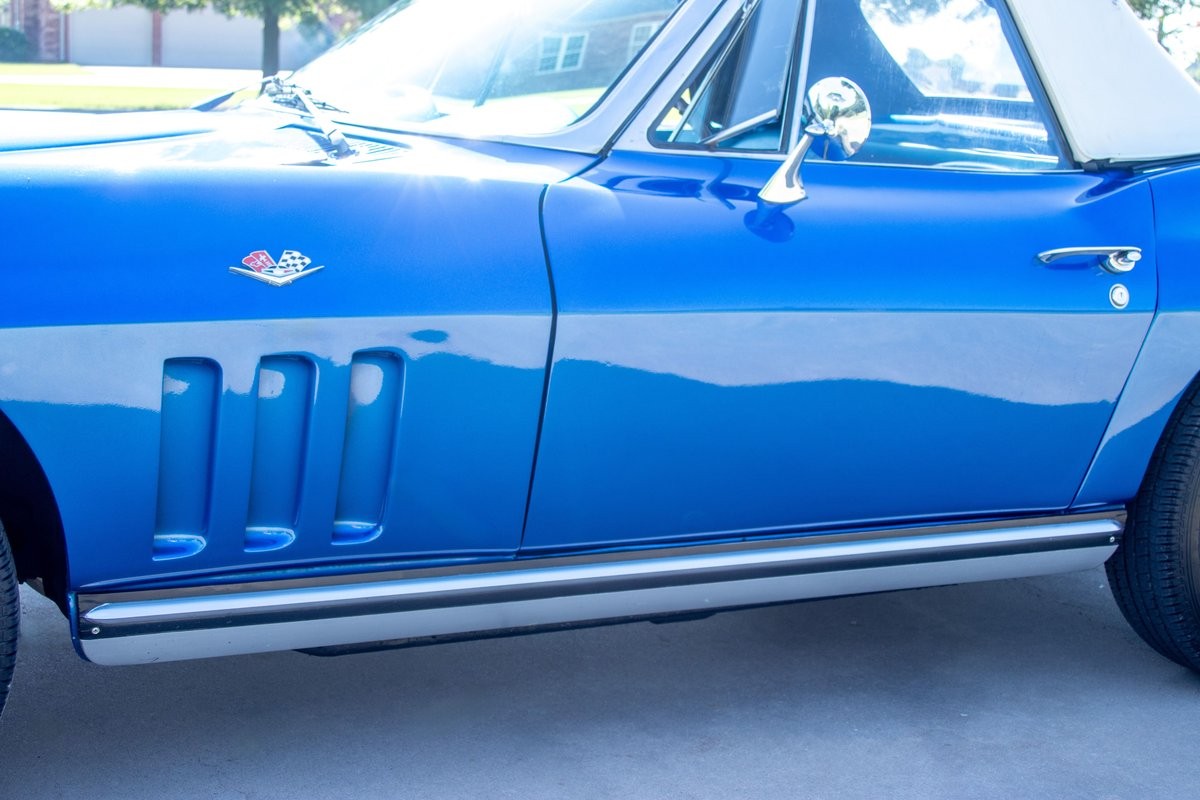 Chevrolet-Corvette-1965-Convertible-8