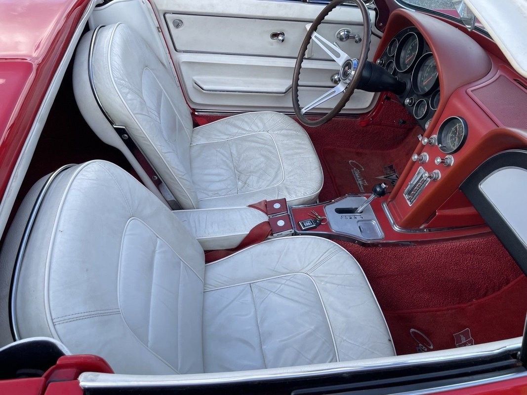 Chevrolet-Corvette-1965-Convertible-8