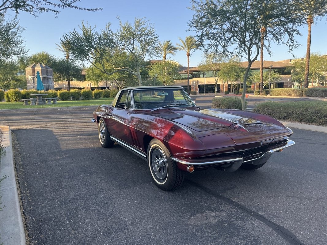 Chevrolet-Corvette-1965-Convertible-9