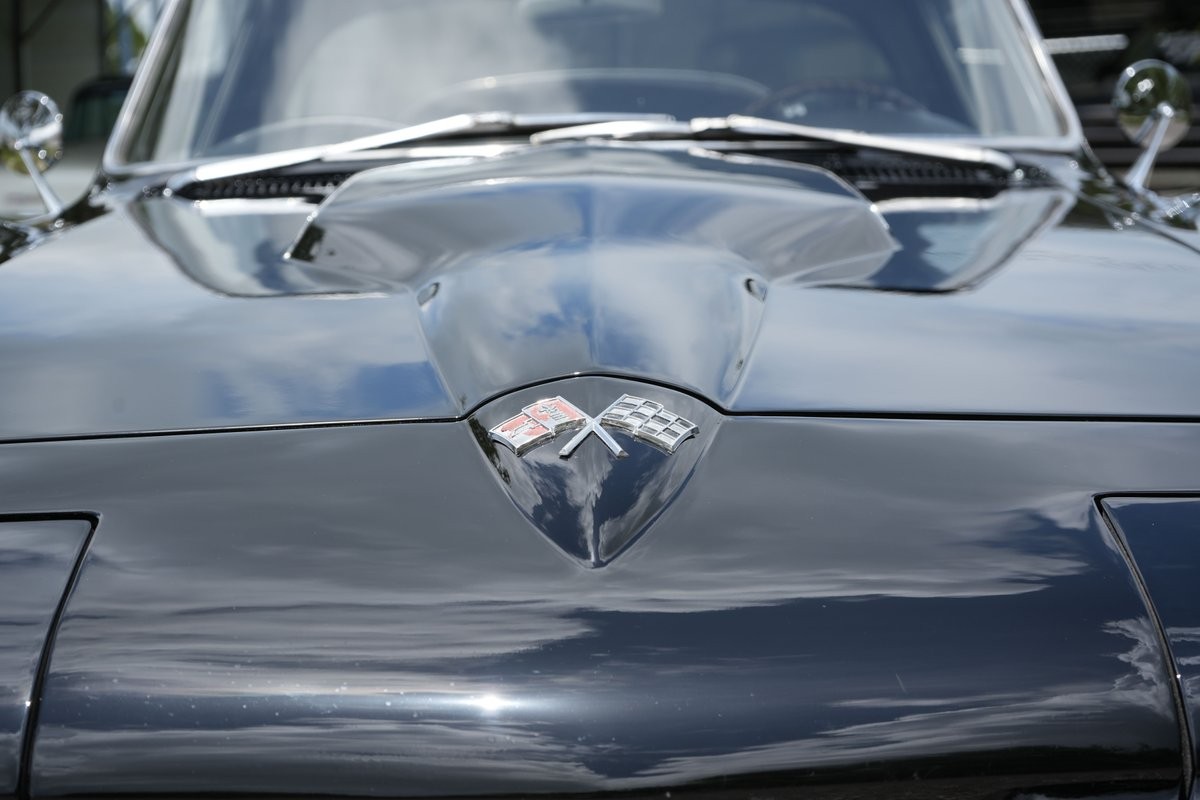 Chevrolet-Corvette-1965-Coupe-12