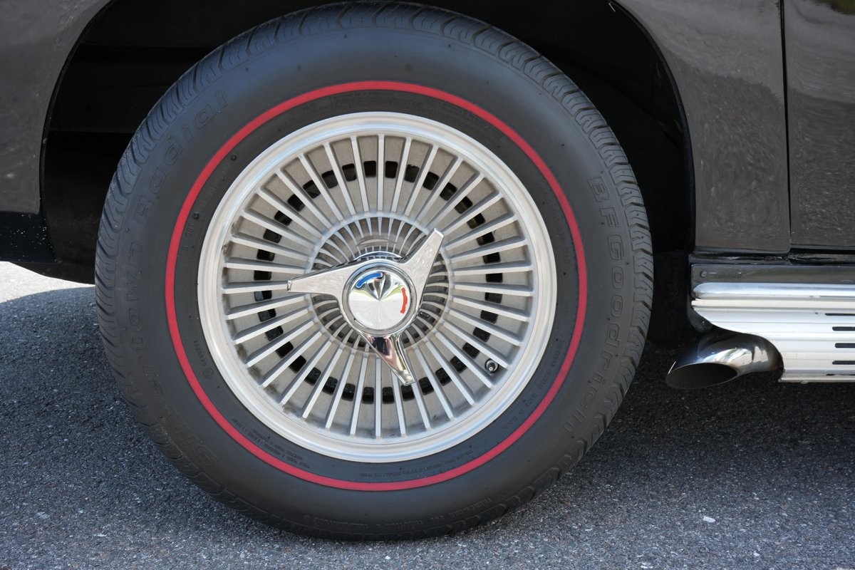 Chevrolet-Corvette-1965-Coupe-13