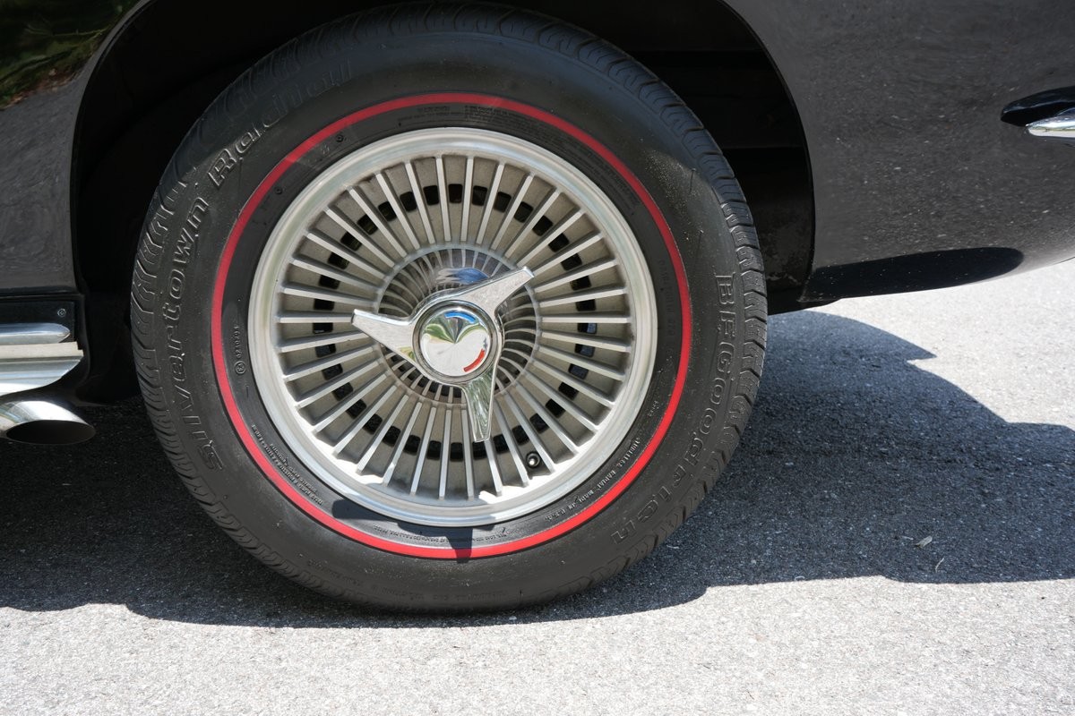 Chevrolet-Corvette-1965-Coupe-16